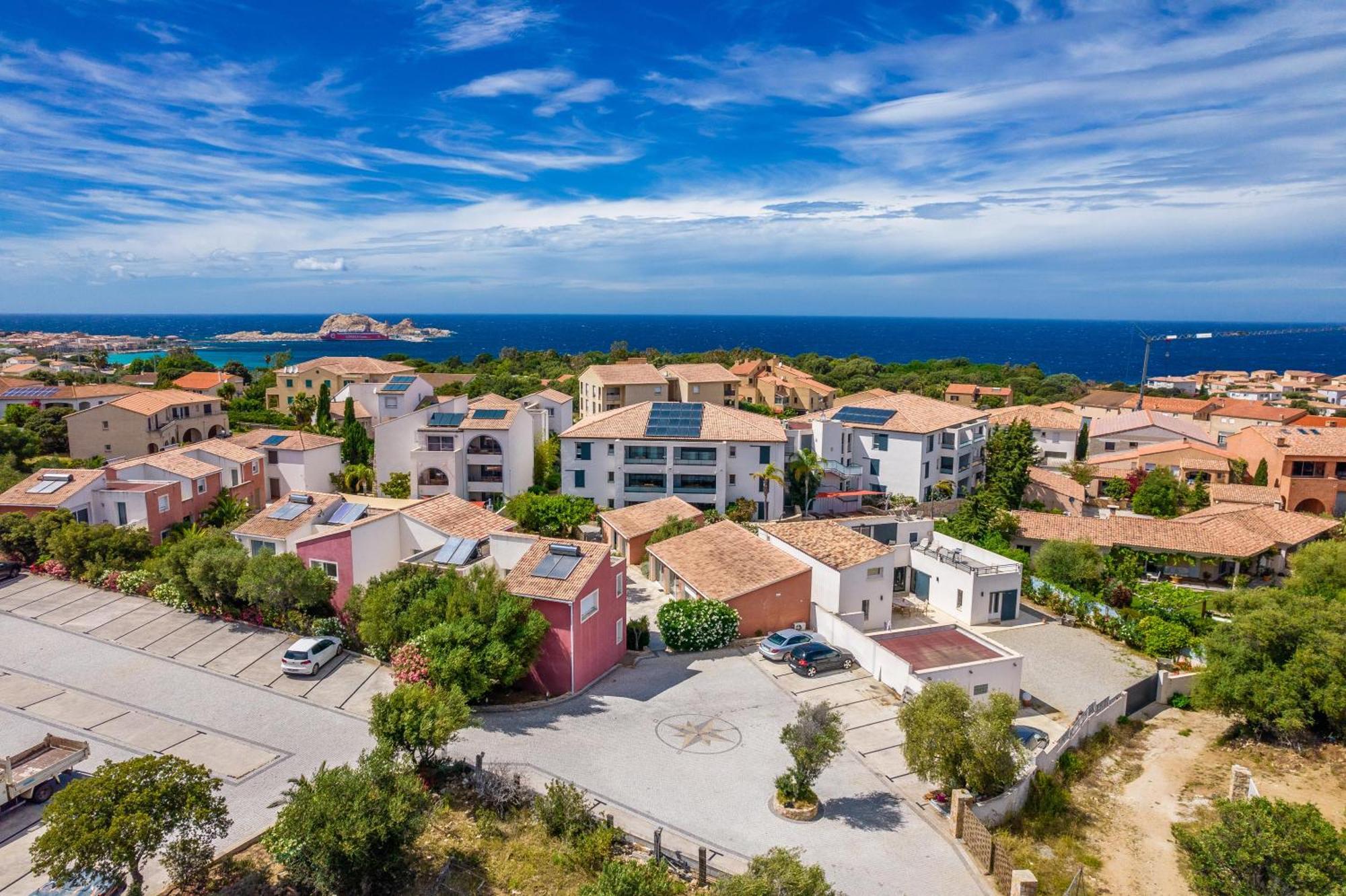 Les Alizes Residence & Spa LʼÎle-Rousse Exteriör bild